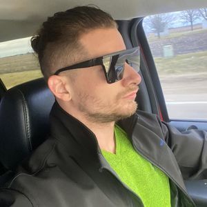 Meet your Posher, Clay